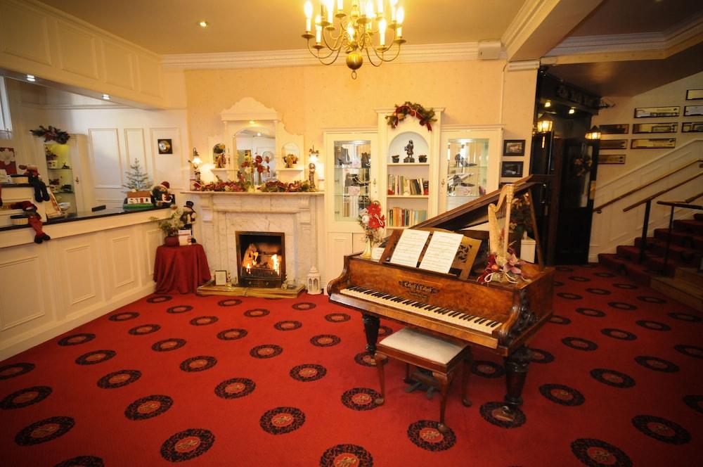 Bush Hotel County Leitrim Экстерьер фото