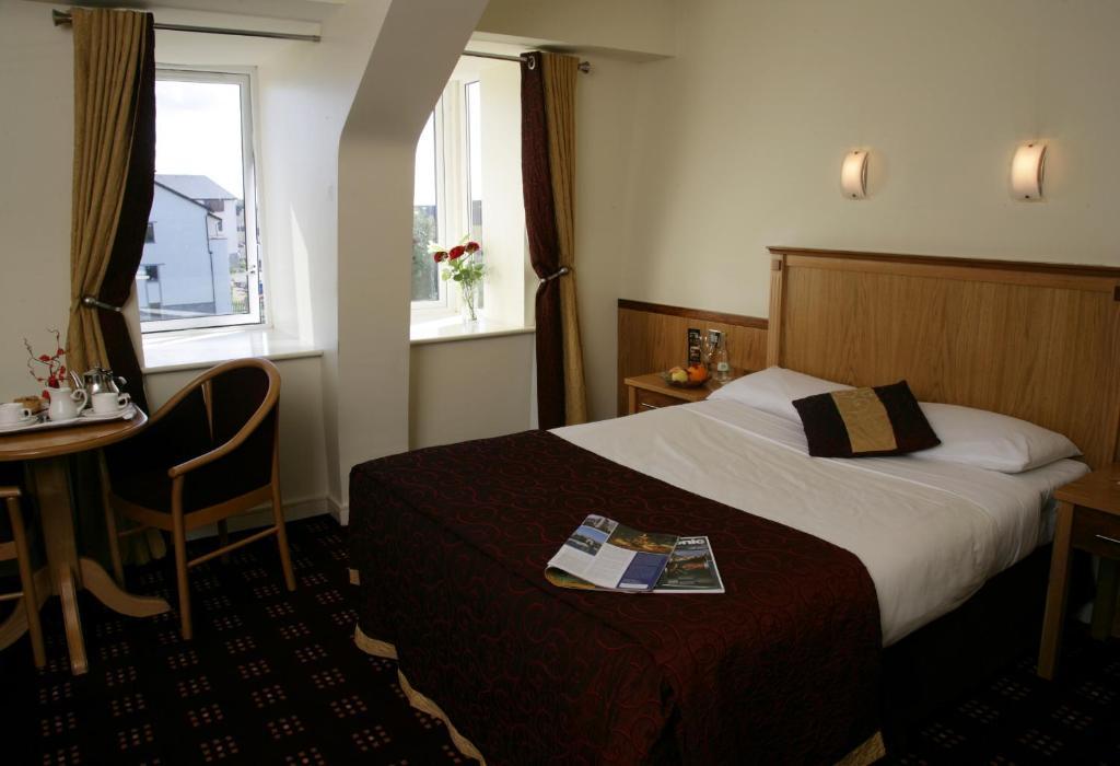Bush Hotel County Leitrim Экстерьер фото